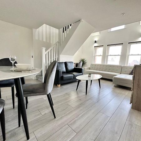 Luxury Duplex City Centre Apartment Leeds  Bagian luar foto