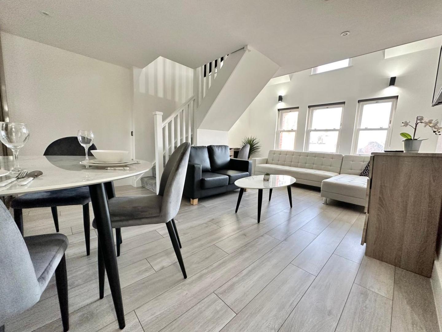 Luxury Duplex City Centre Apartment Leeds  Bagian luar foto