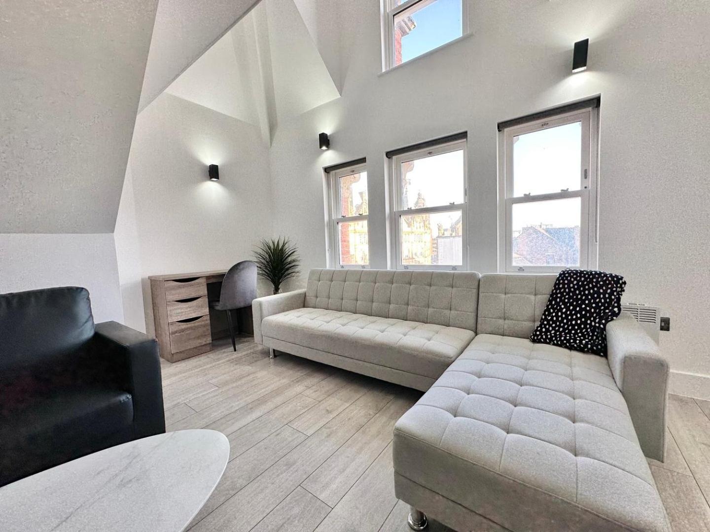 Luxury Duplex City Centre Apartment Leeds  Bagian luar foto