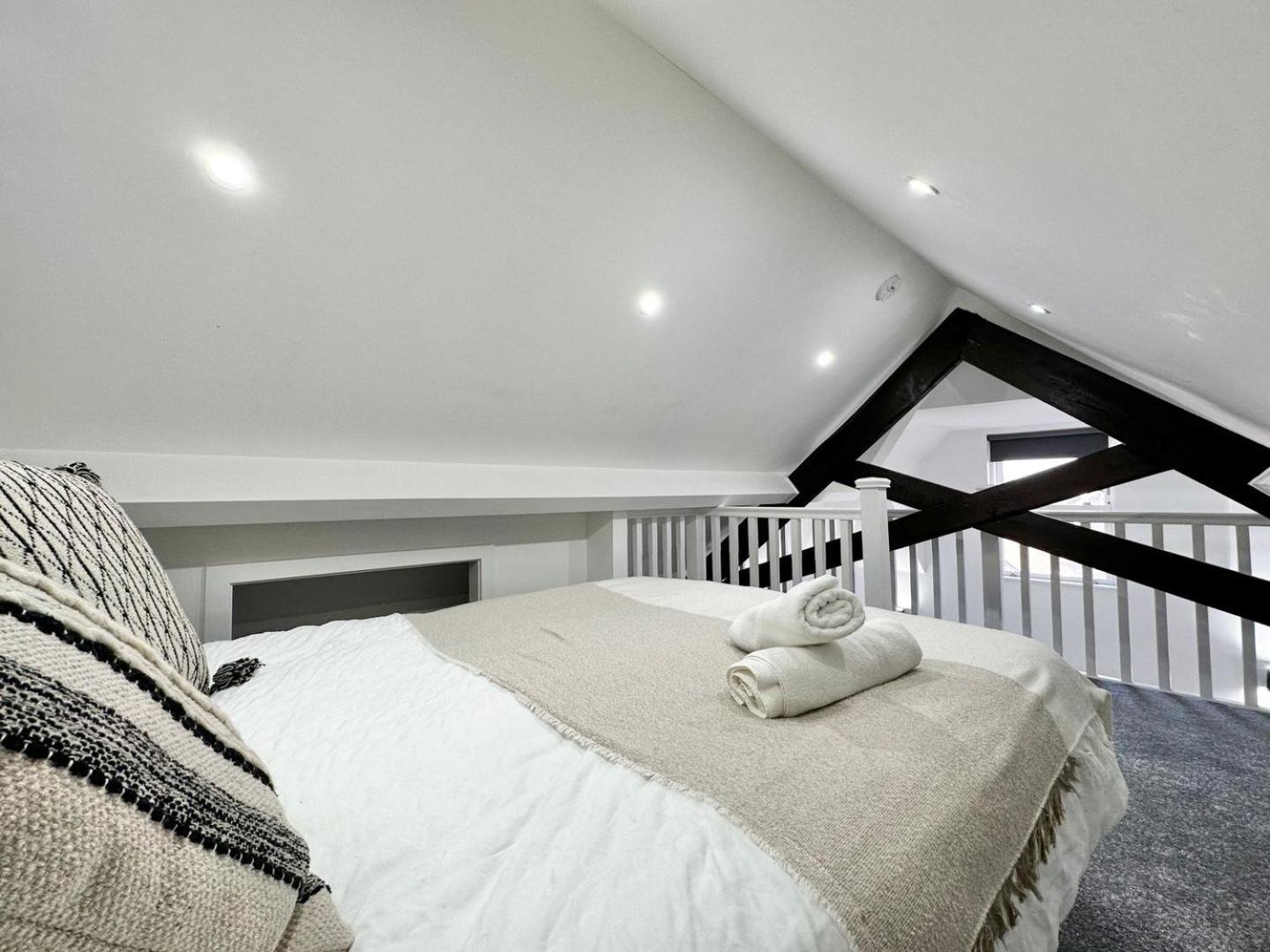 Luxury Duplex City Centre Apartment Leeds  Bagian luar foto