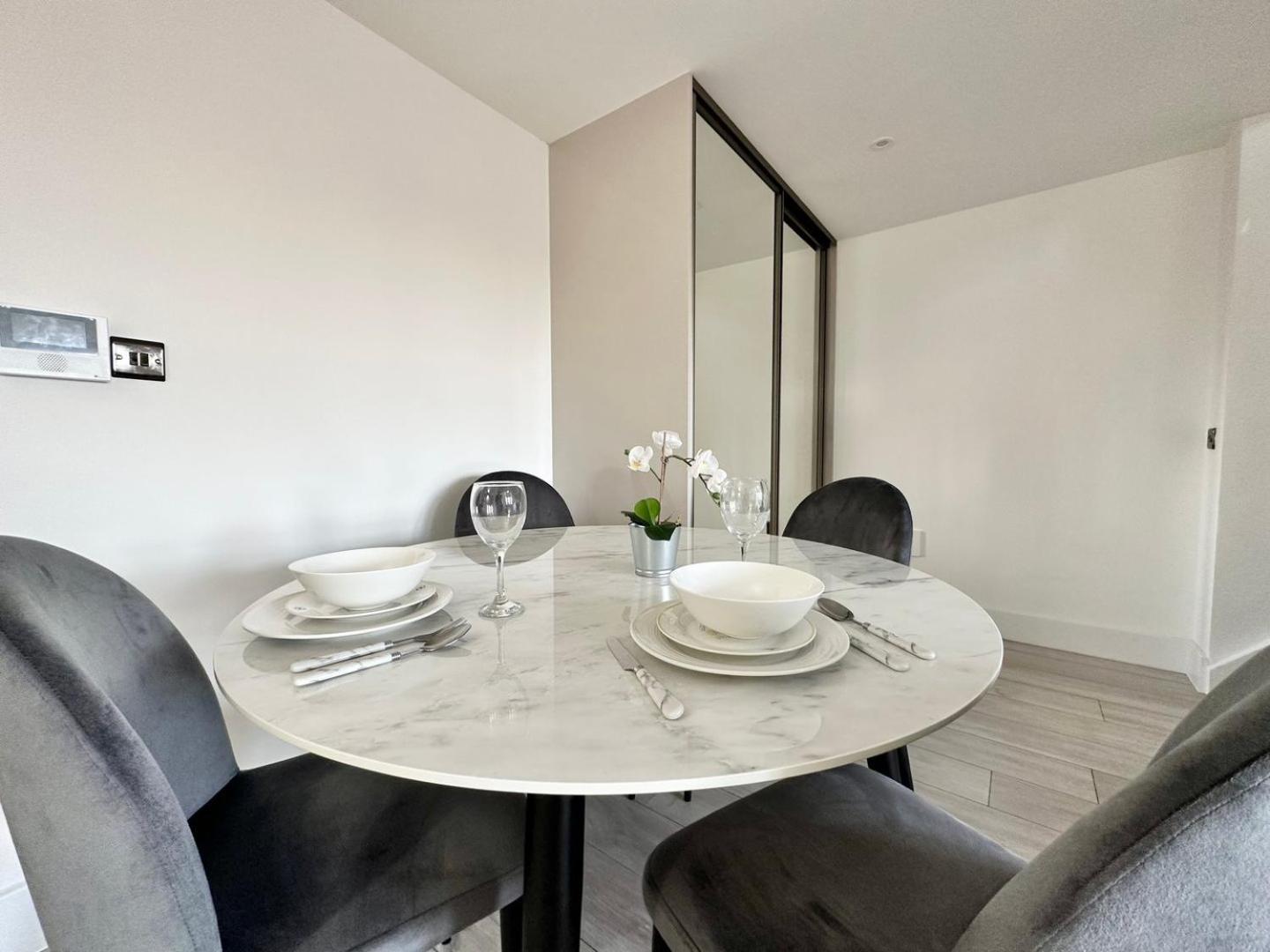 Luxury Duplex City Centre Apartment Leeds  Bagian luar foto