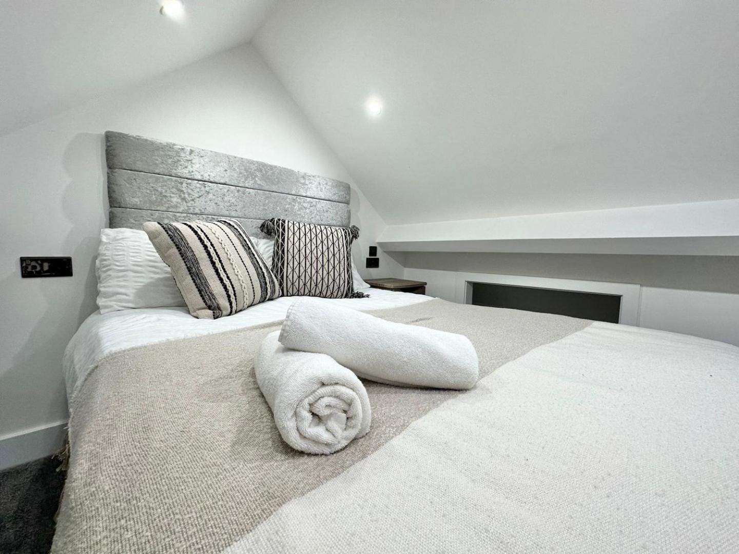 Luxury Duplex City Centre Apartment Leeds  Bagian luar foto